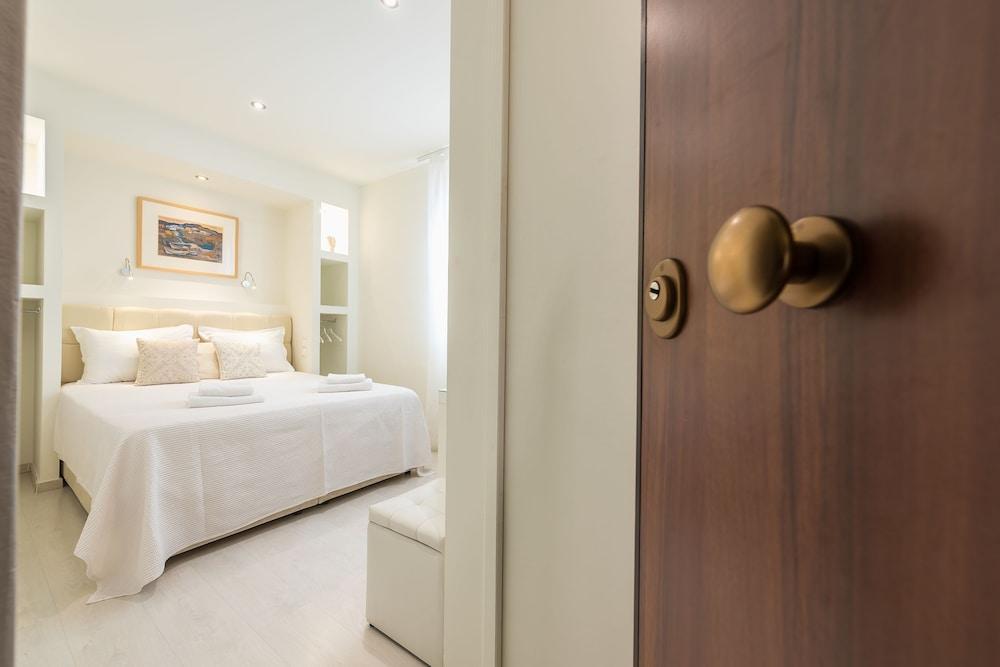Dema Luxury Suites - Perikleous E1 Αθήνα Εξωτερικό φωτογραφία